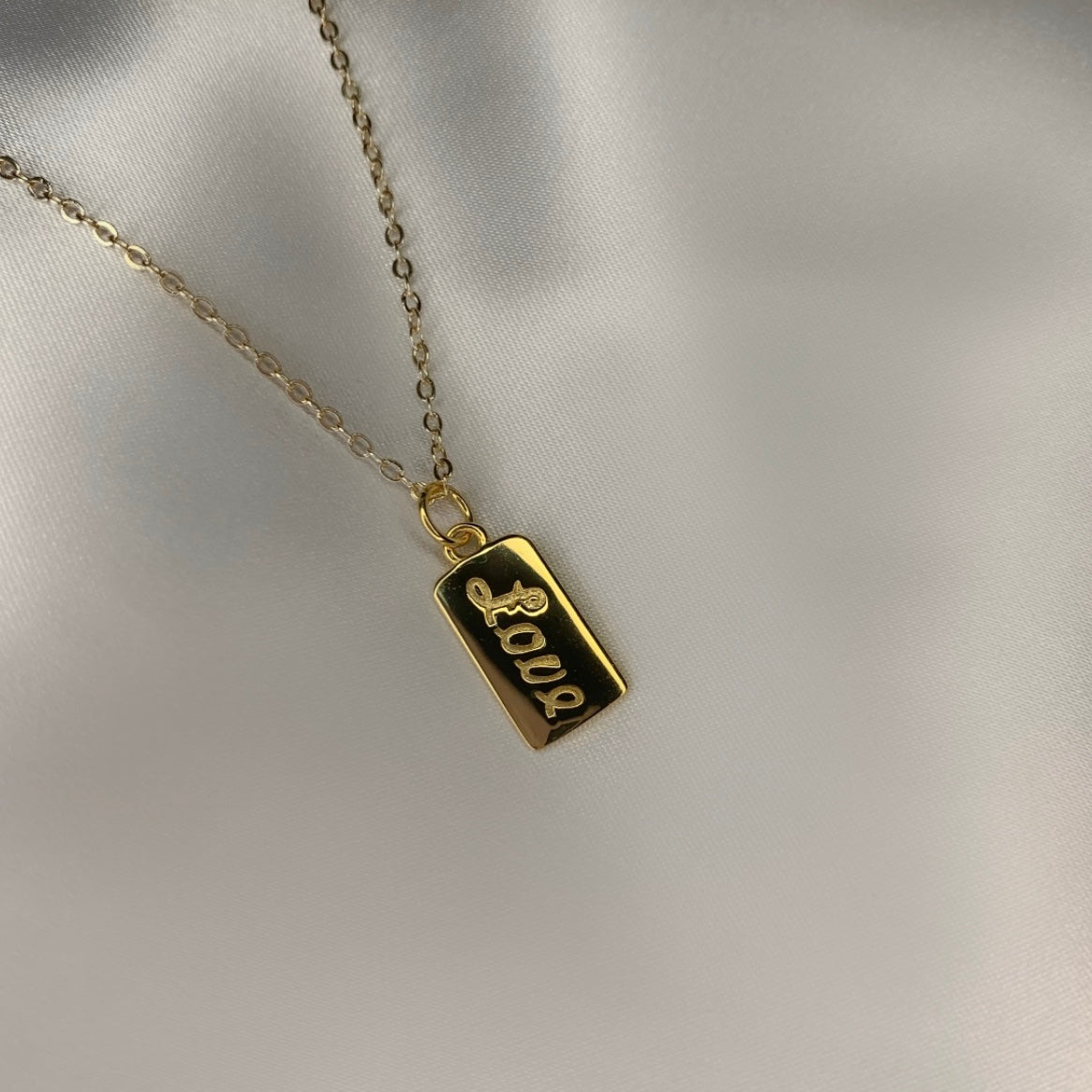 18K Gold-Plated LOVE tag necklace